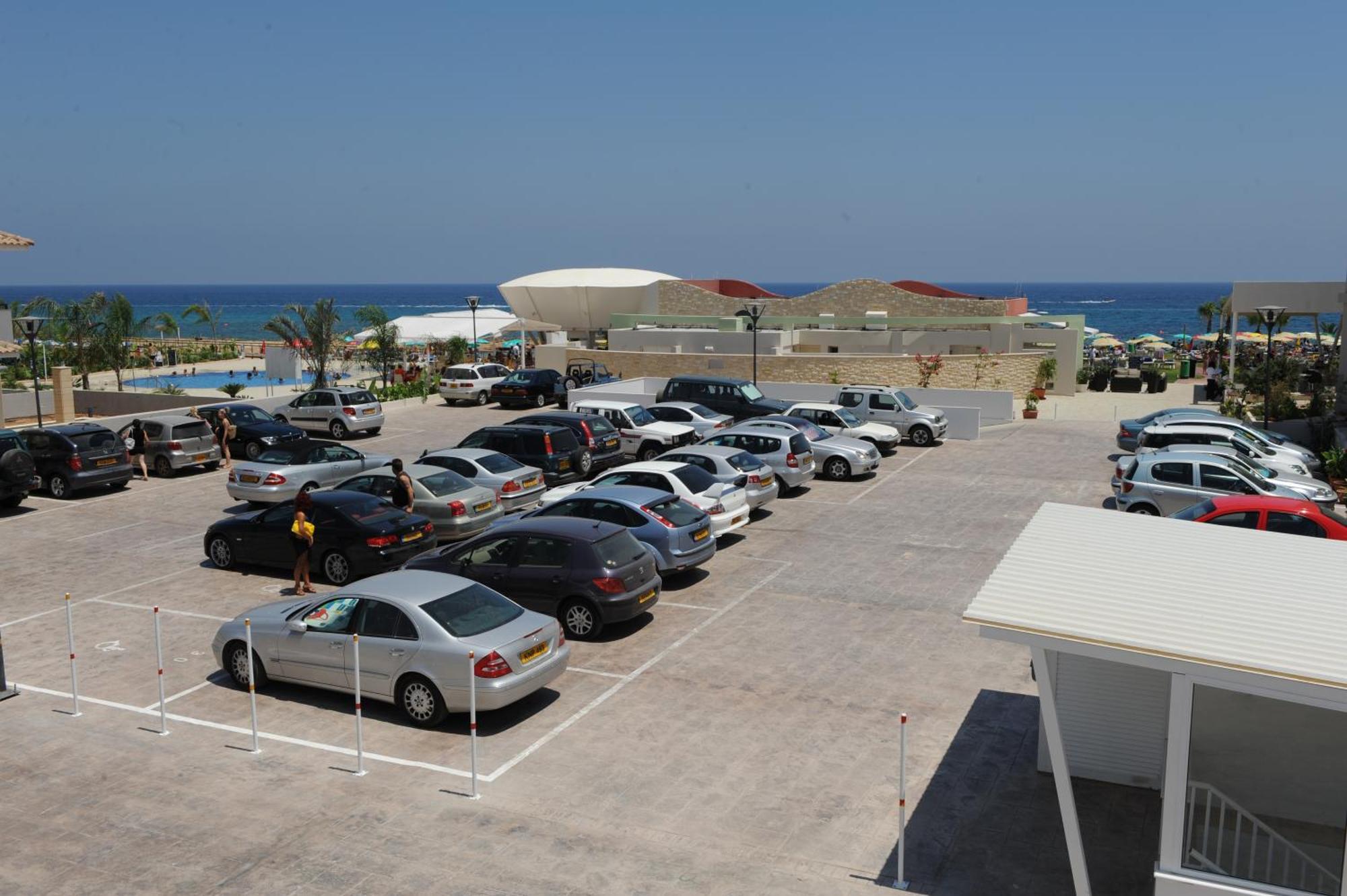Polyxenia Isaak Luxury Villas And Apartments Протарас Екстериор снимка
