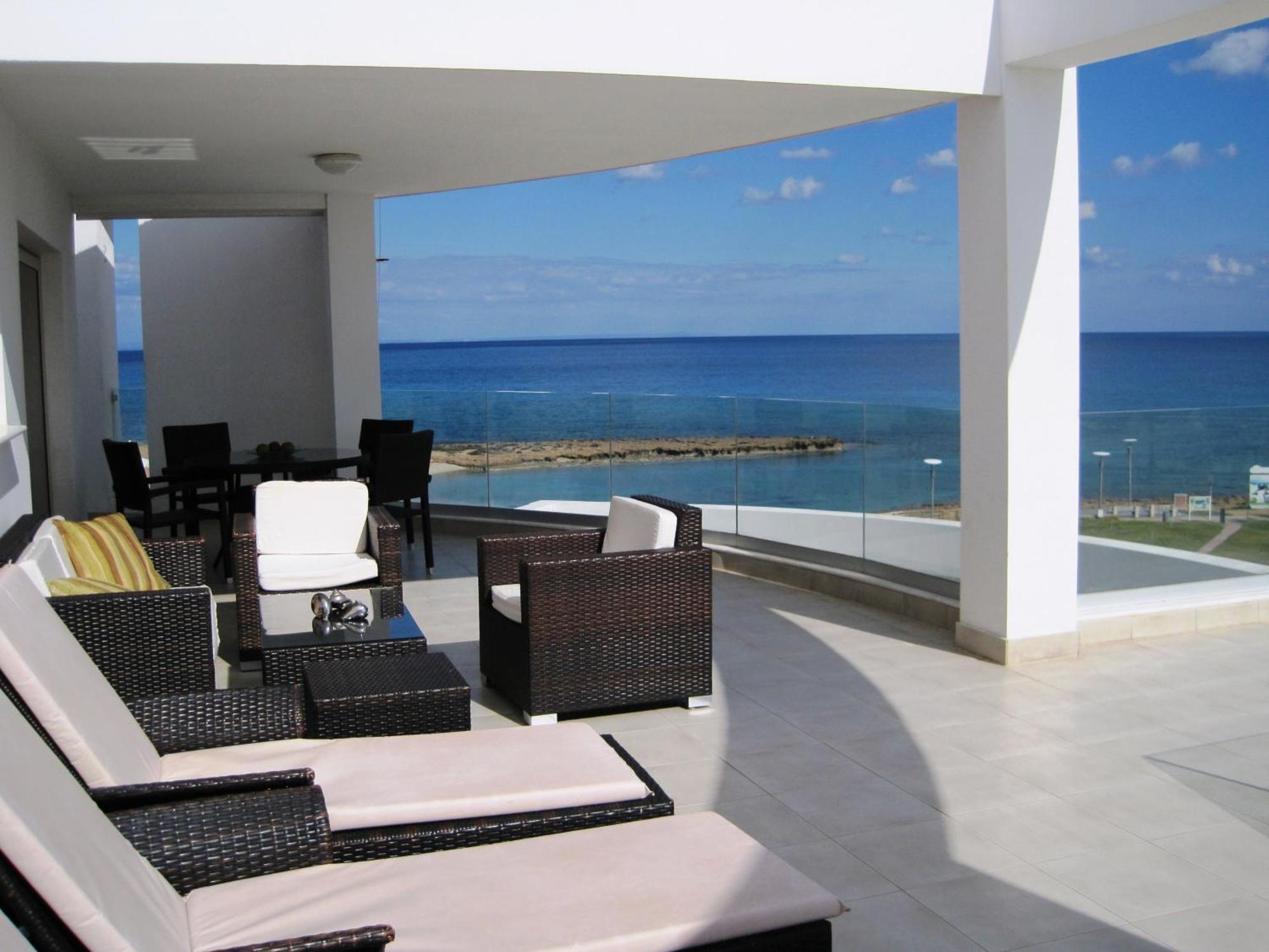 Polyxenia Isaak Luxury Villas And Apartments Протарас Стая снимка