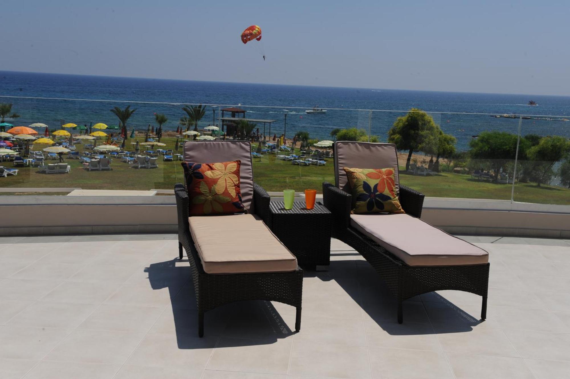 Polyxenia Isaak Luxury Villas And Apartments Протарас Стая снимка