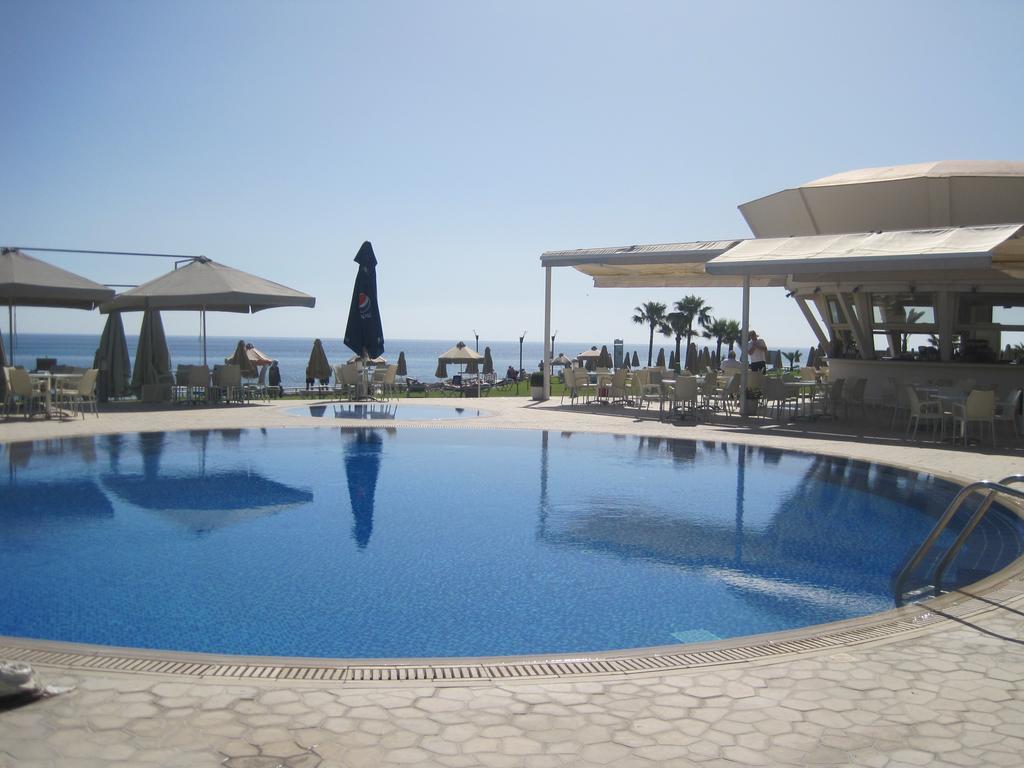 Polyxenia Isaak Luxury Villas And Apartments Протарас Екстериор снимка