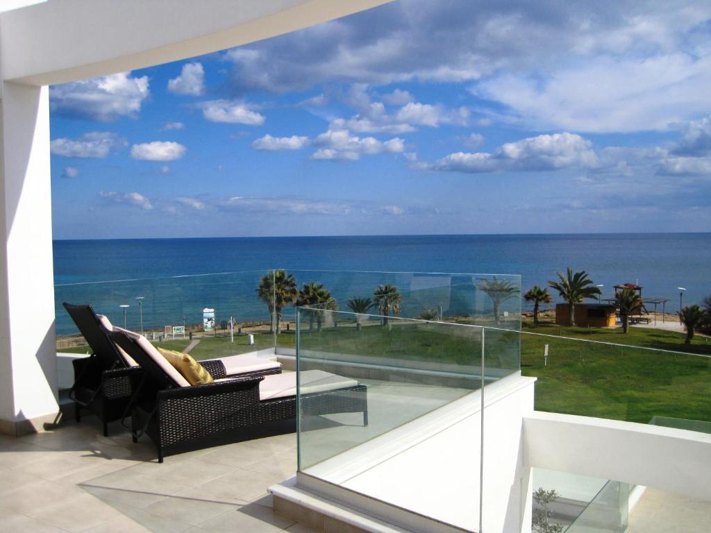 Polyxenia Isaak Luxury Villas And Apartments Протарас Екстериор снимка